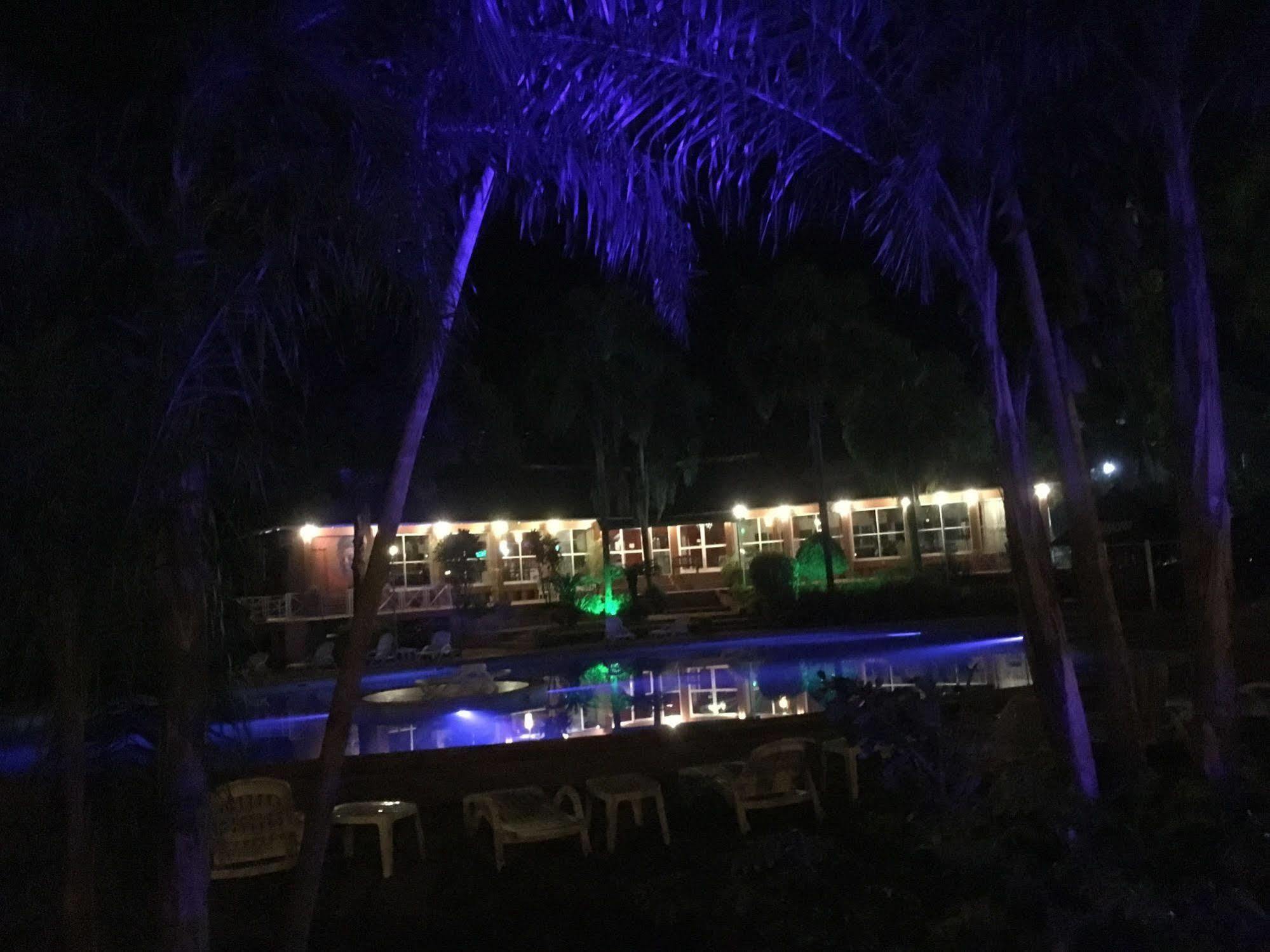 Iguazu Inn Hostel Puerto Iguazú Extérieur photo